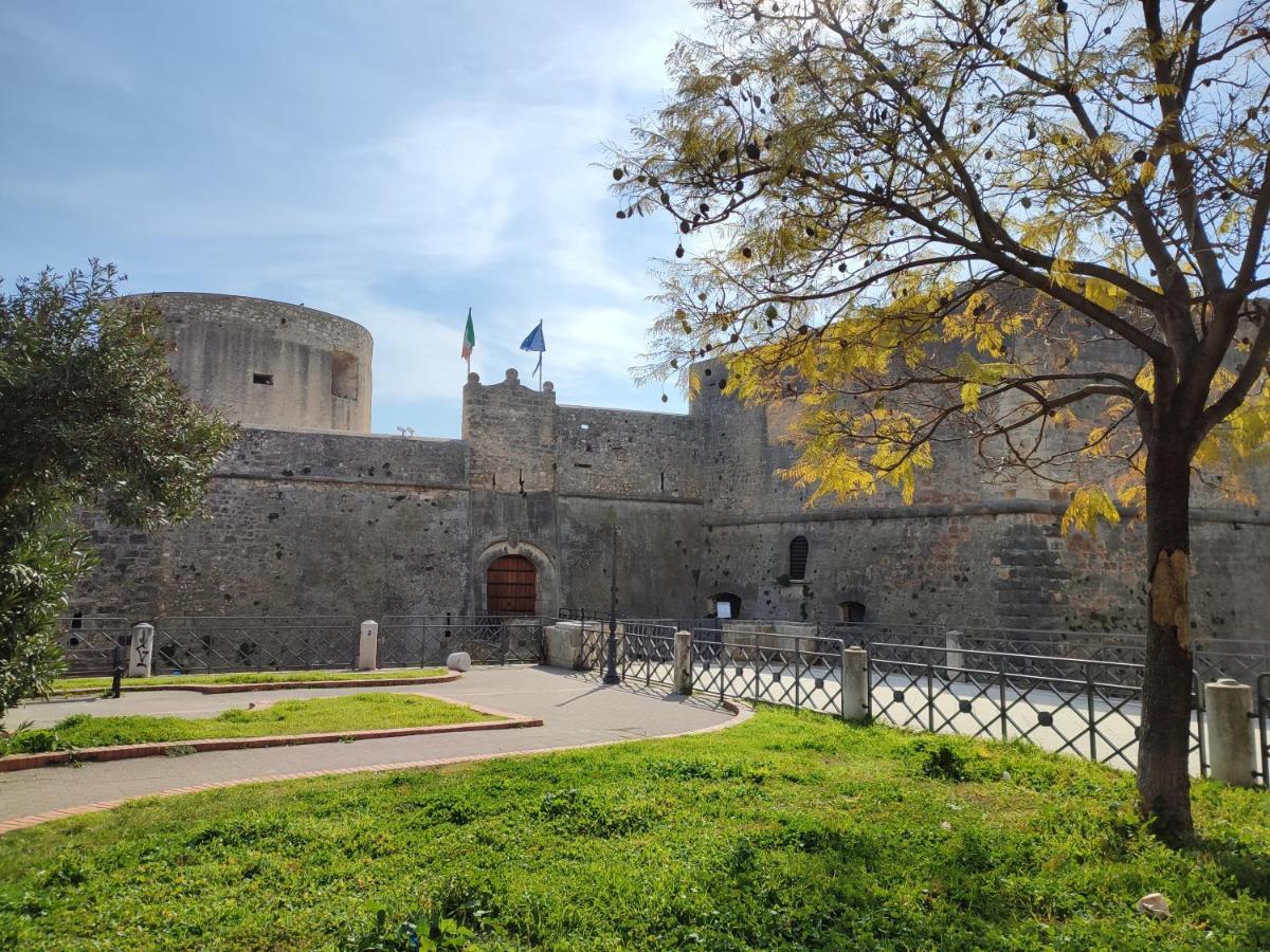 Dimora Della Marchesa - Al Duomo Lägenhet Manfredonia Exteriör bild