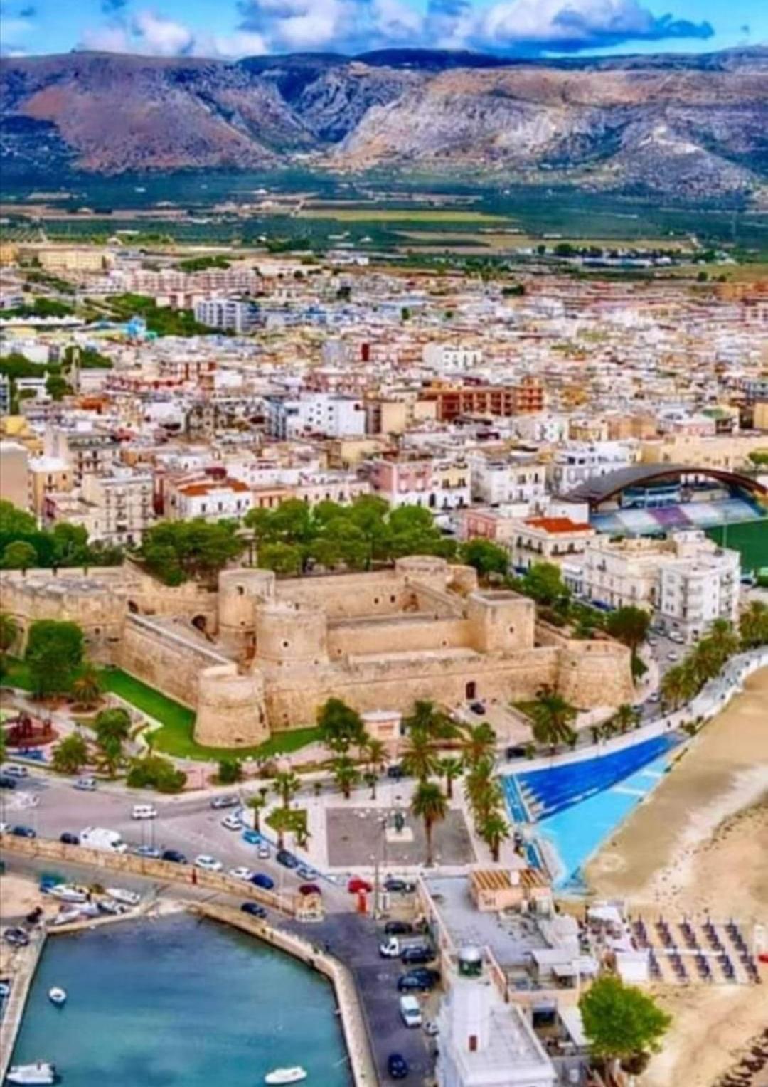 Dimora Della Marchesa - Al Duomo Lägenhet Manfredonia Exteriör bild