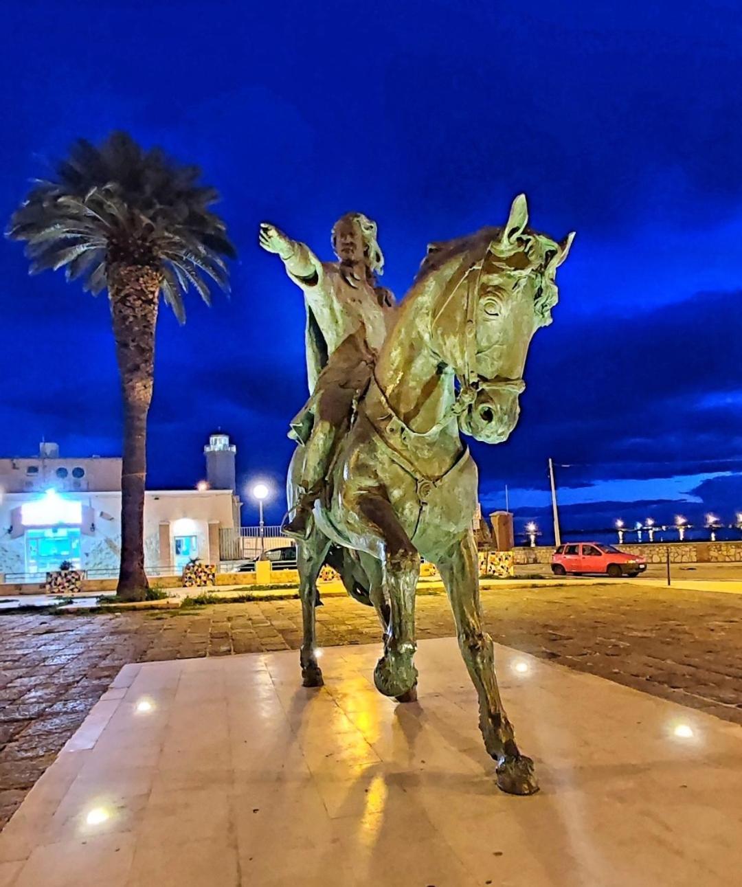 Dimora Della Marchesa - Al Duomo Lägenhet Manfredonia Exteriör bild